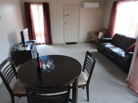 Victoria Lodge Motor Inn And Apartments - Mackay Tourism 5