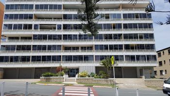Point Break 2 Bedroom Apartment - Mackay Tourism 3