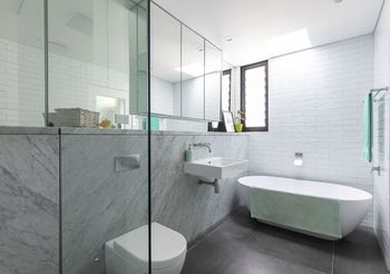 Stunning Executive Home In Glebe - Mackay Tourism 4