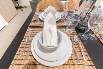 Executive Two Bedroom City Apartment With Views - Mackay Tourism 3