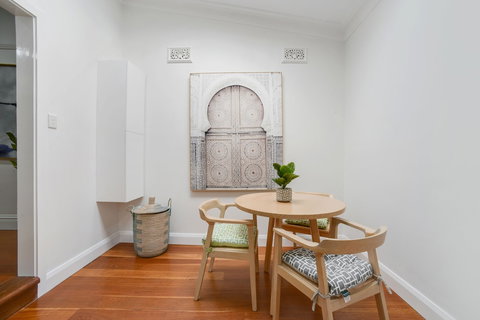 HomeHotel LuxuryHome 500m Crows Nest Shops - Mackay Tourism 0