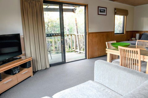 Cradle Mountain Wilderness Village - Mackay Tourism 4