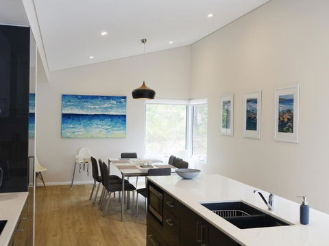 The Villa Dunsborough - Mackay Tourism 5