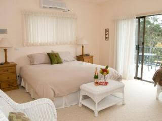 Batemans Bay Manor - Mackay Tourism 0