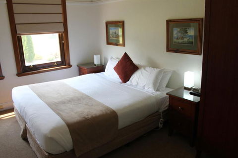 The Dormie House - On The Golf Course - Mackay Tourism 2