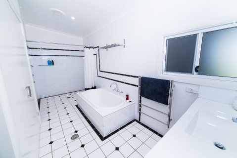 The Bryn At Tilba Family Cottage - Mackay Tourism 5