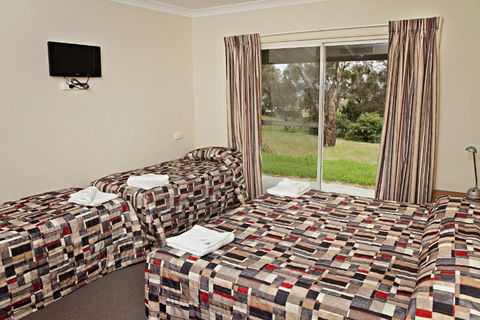 BATHURST GOLDFIELDS MOTEL On MOUNT PANORAMA - Mackay Tourism 5