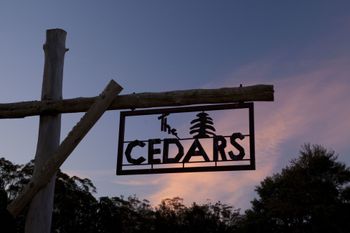 The Cedars Cottages - Mackay Tourism 0