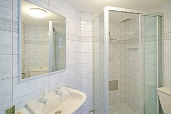 Syrenense Apartments - Mackay Tourism 0