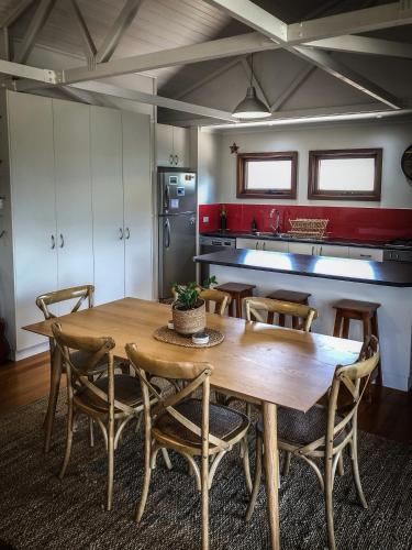 Samphire Beach House - Mackay Tourism 5