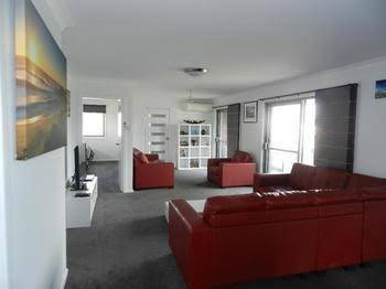 Yamba Norfolk Motel - Mackay Tourism 0