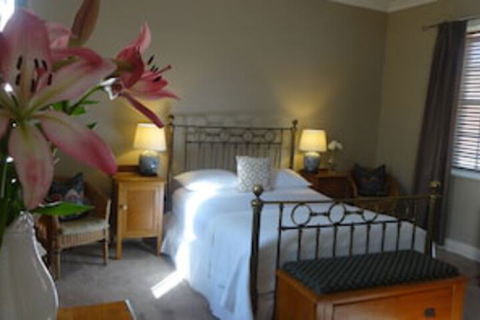 The Globe Inn - Mackay Tourism 0