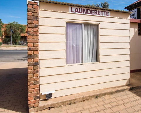 Daydream Motel And Apartments - Mackay Tourism 0