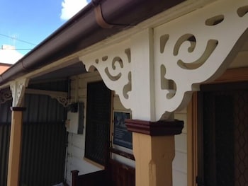 A Settler's Cottage - Mackay Tourism 0