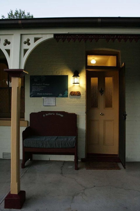 A Settler's Cottage - Mackay Tourism 1