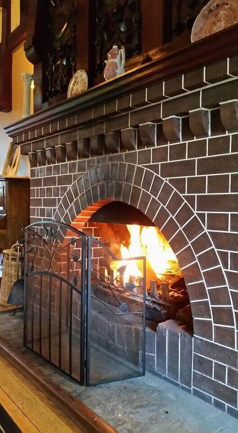 Petersons Armidale Winery & Guesthouse - Mackay Tourism 3