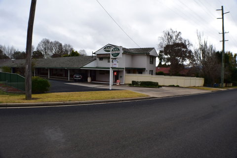 Acacia Motor Inn Armidale - Mackay Tourism 1