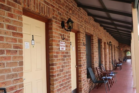 Sandstock Motor Inn Armidale - Mackay Tourism 1