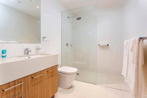 Astra Apartments Adelaide - Mackay Tourism 5
