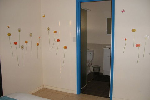 Ningaloo Bed And Breakfast - Mackay Tourism 4