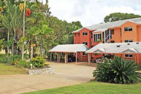 Rainbow Sands Resort - Mackay Tourism 1