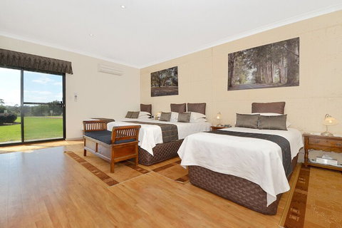 Sensational Heights Bed & Breakfast - Mackay Tourism 6