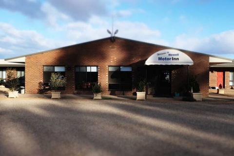 Newell Motor Inn - Narrandera - Mackay Tourism 1