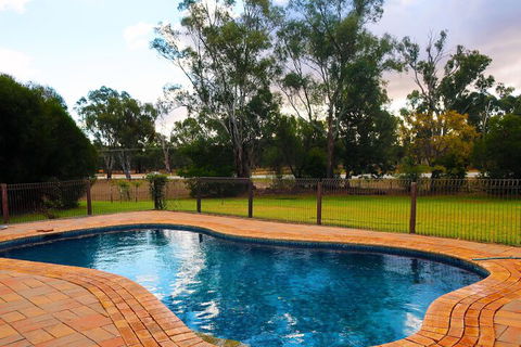 Newell Motor Inn - Narrandera - Mackay Tourism 2