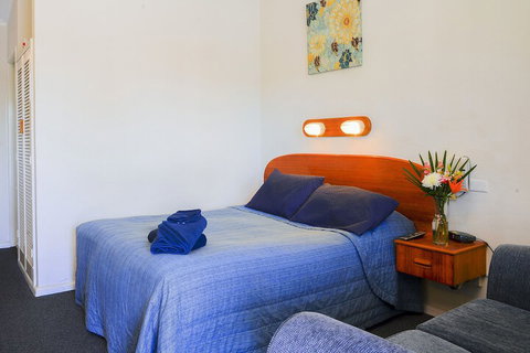 Rest Point Motor Inn - Mackay Tourism 3