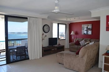 Burgess @ Kings Beach Apartments - Mackay Tourism 5