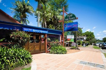 Treetops Seaview Montville - Mackay Tourism 3