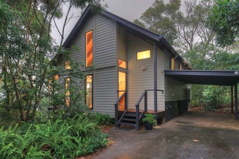 Montville Misty View Cottages - Mackay Tourism 6