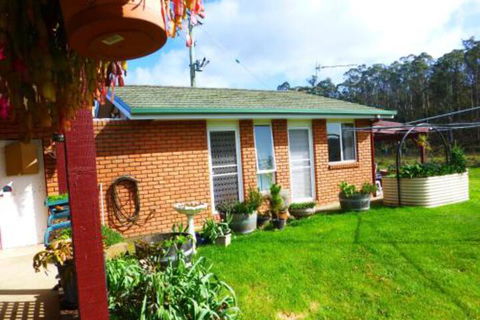 Quamby Pines Chalet - Mackay Tourism 3