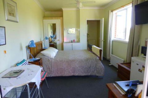 Quamby Pines Chalet - Mackay Tourism 4