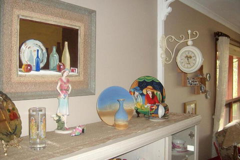 Southern Vales Bed & Breakfast - Mackay Tourism 5