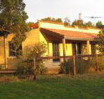 Dees Villa Bed  Breakfast - Mackay Tourism