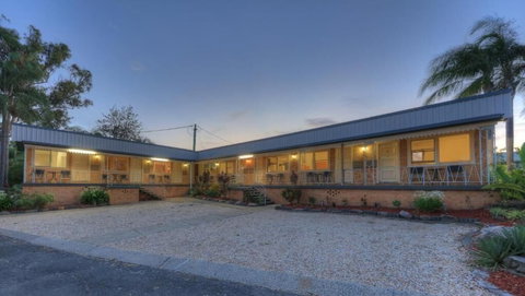 Glenwood Tourist Park & Motel - Mackay Tourism 2