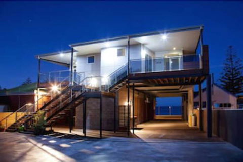 Penguin Waterfront Escape - Mackay Tourism 1