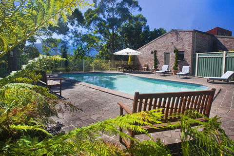 The Shingles Riverside Cottages - Mackay Tourism 5