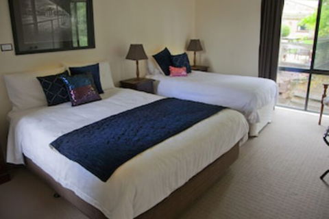 The Shingles Riverside Cottages - Mackay Tourism 0