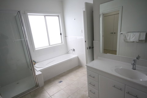 Owl Head Lodge - Mackay Tourism 6