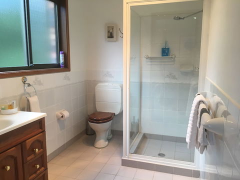 Bed & Breakfast At Kiama - Mackay Tourism 5