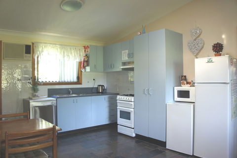 Bed & Breakfast At Kiama - Mackay Tourism 6