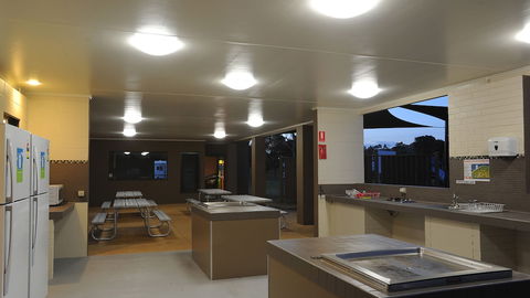 NRMA Eastern Beach Holiday Park - Mackay Tourism 6