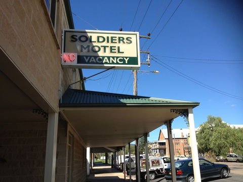 Soldiers Motel - Mackay Tourism 0