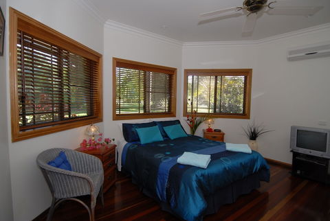 Hibiscus Lodge Bed & Breakfast - Mackay Tourism 6