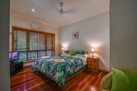 Hibiscus Lodge Bed & Breakfast - Mackay Tourism 5