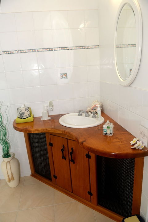 Hibiscus Lodge Bed & Breakfast - Mackay Tourism 3
