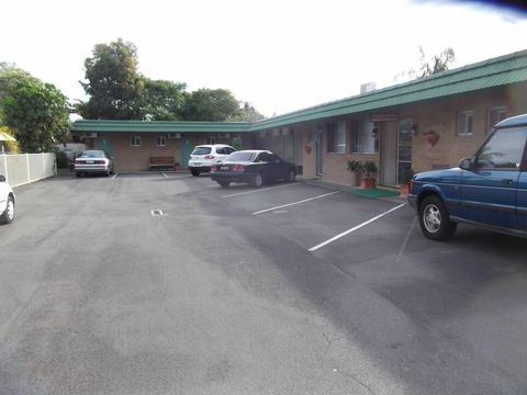Corlette Palms Motor Inn - Mackay Tourism 3