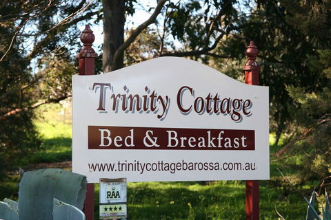 Trinity Cottage - Mackay Tourism 1